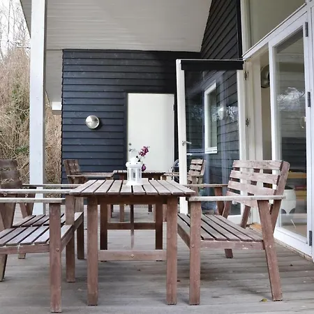 Vakantiehuis Four-bedroom Holiday In Vejby